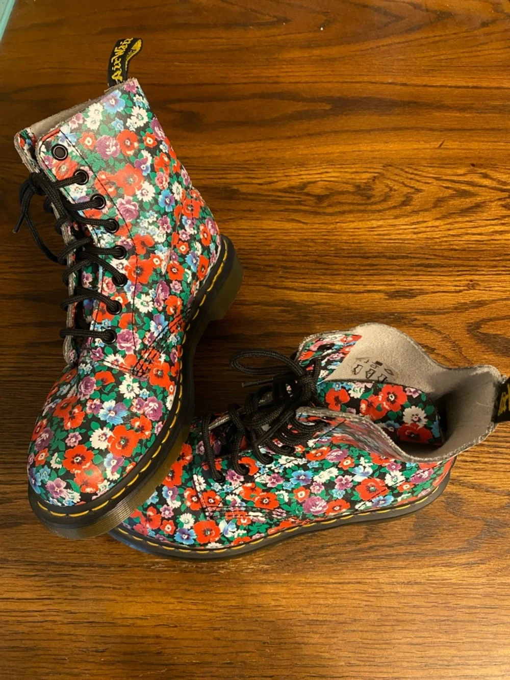 Dr. Martens 1460 Pascal Wanderlust Floral Boots Leather 8 Eye Multi Size 7 - Picture 2 of 11